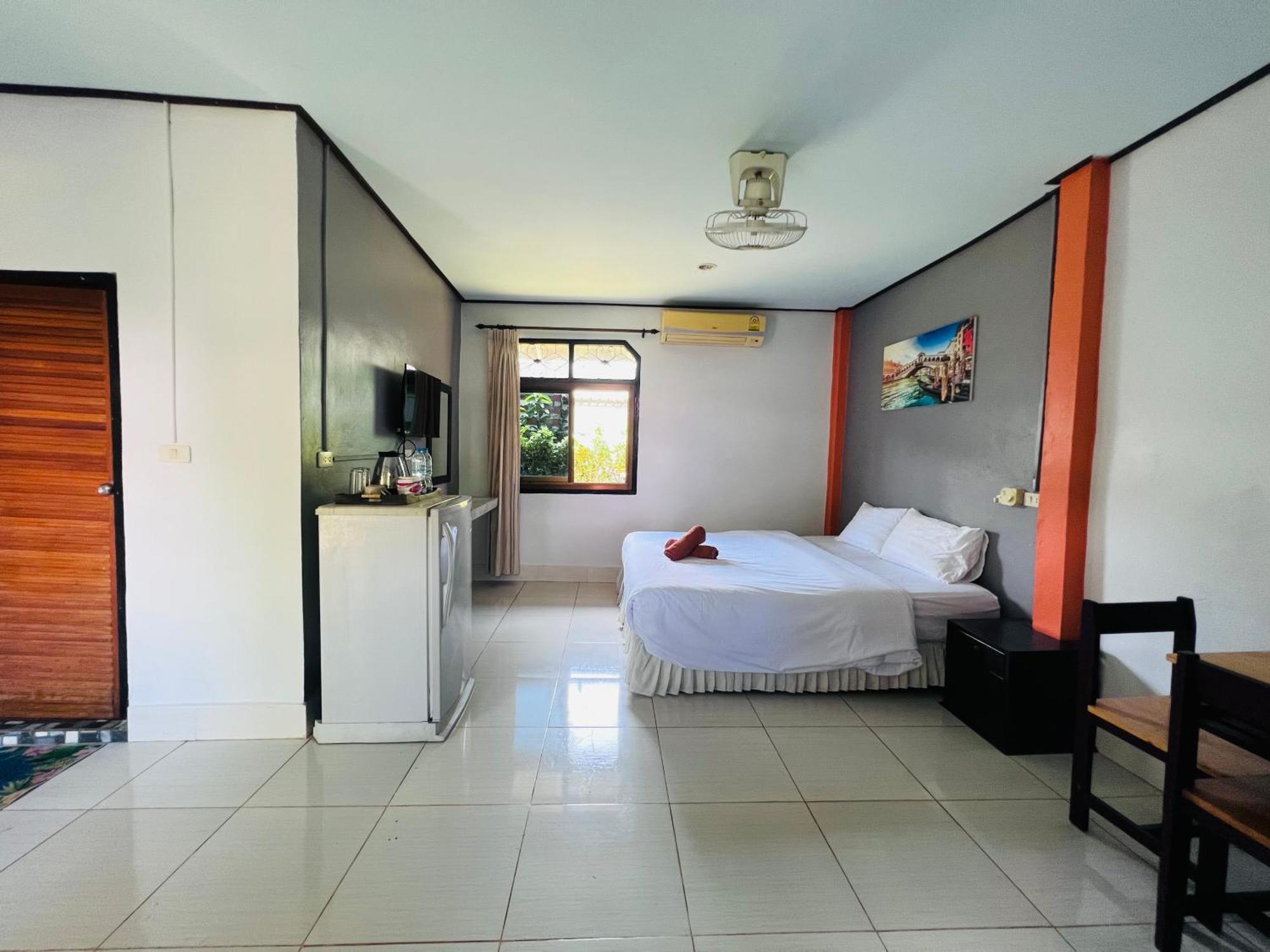 Prukrom Lanta Guesthouse Koh Lanta Exterior photo